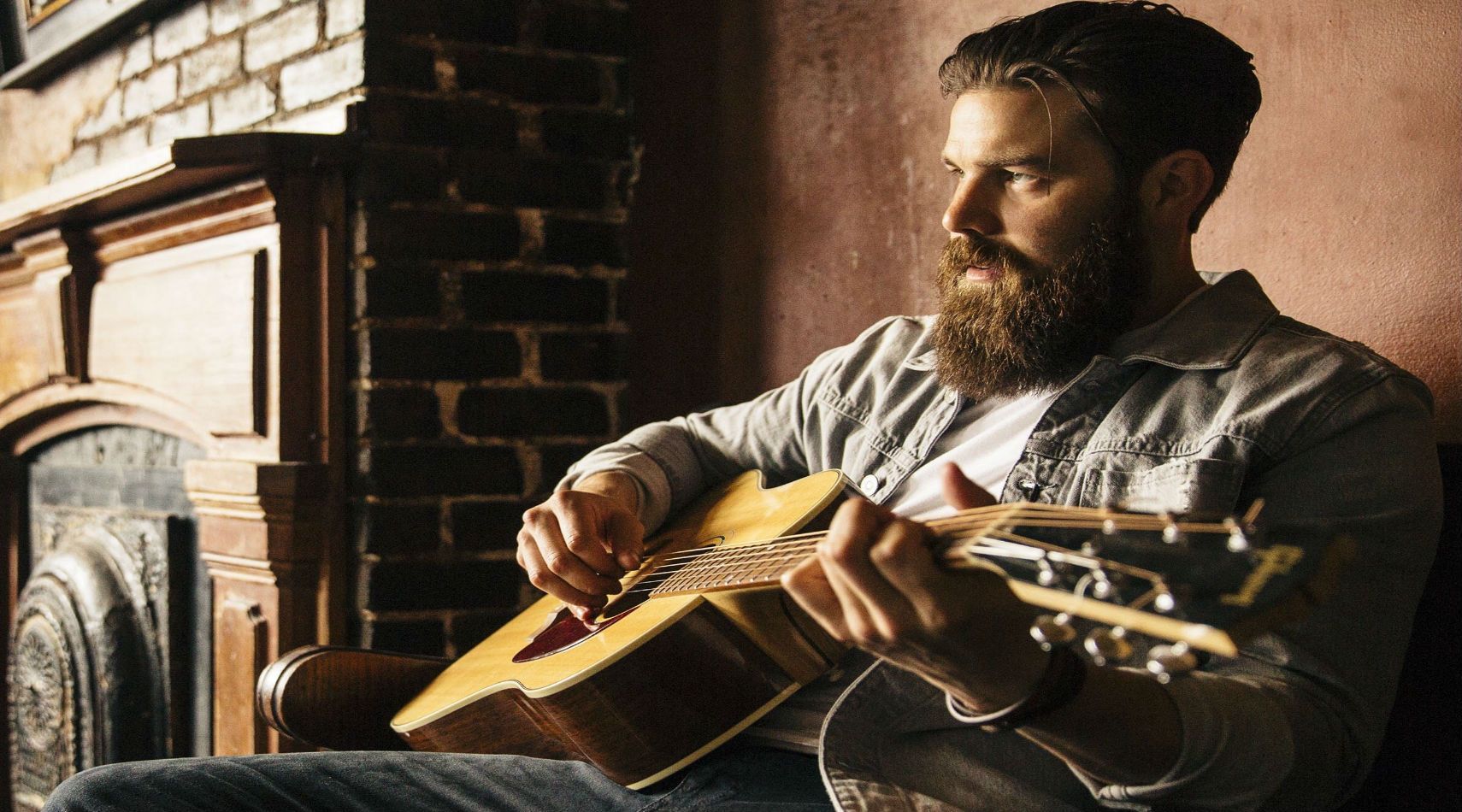 Country Star Jordan Davis Says That He’s Thrilled To Be A ‘Girl Dad