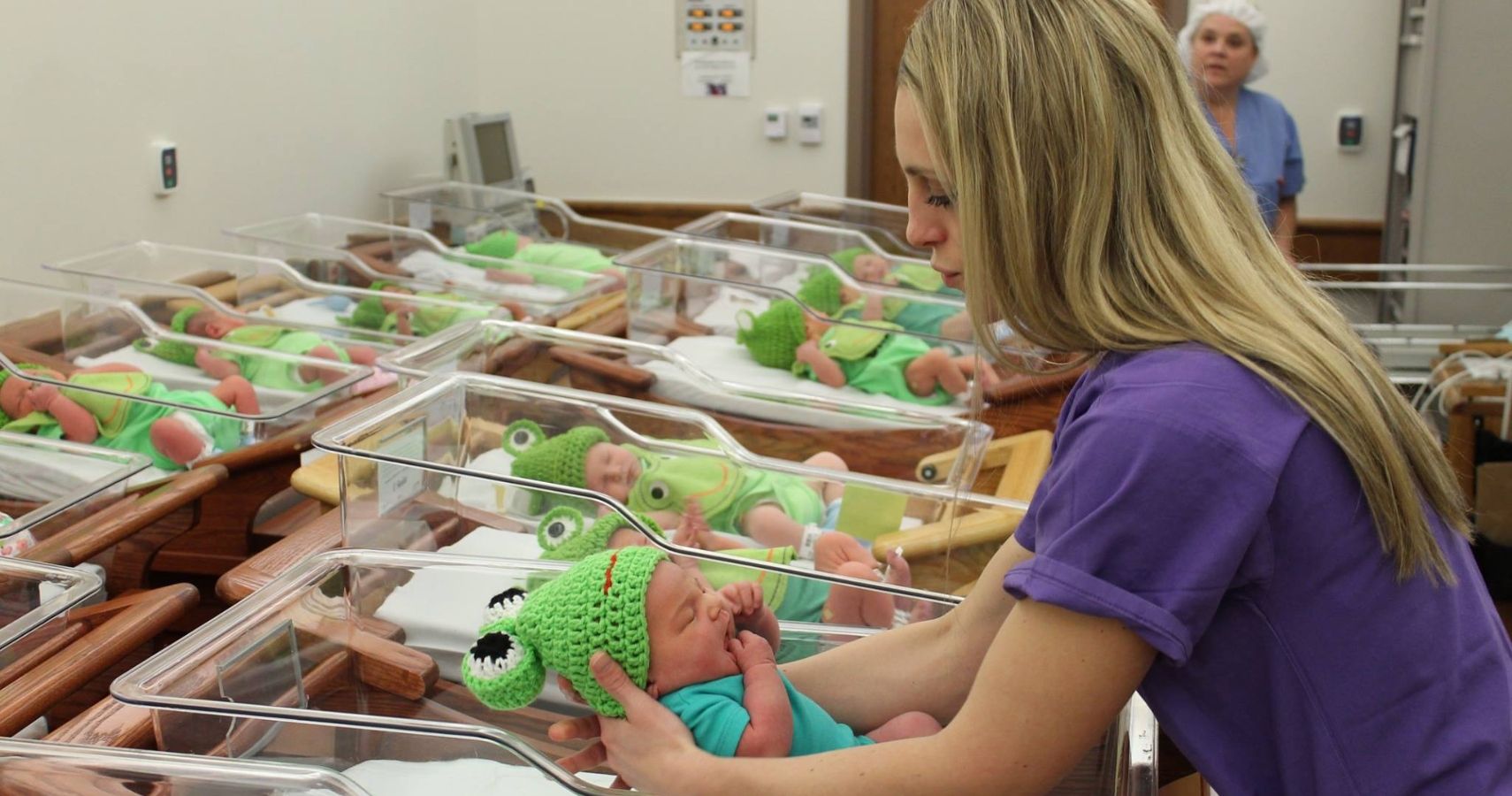 these-hospitals-dressed-up-their-leap-year-babies-in-adorable-frog-outfits