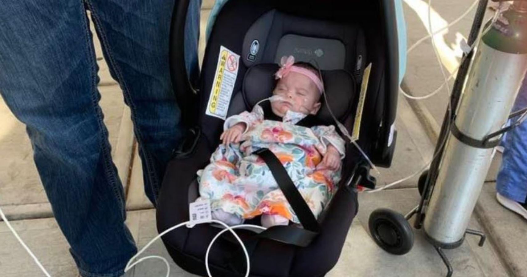 ‘Miracle’ Micro-Preemie Born Weighing Less Than 1 Lb. Goes Home 4